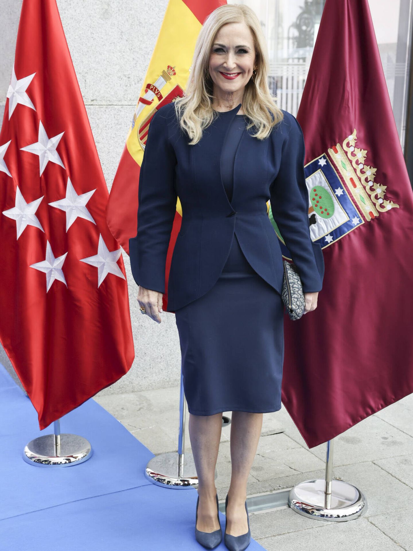 Cristina Cifuentes asiste al acto de entrega de Medallas de Madrid. (Gtres)