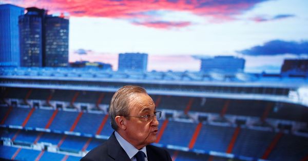 Foto: Florentino Pérez, presidente del Real Madrid, durante la presentación de Militao. (EFE)