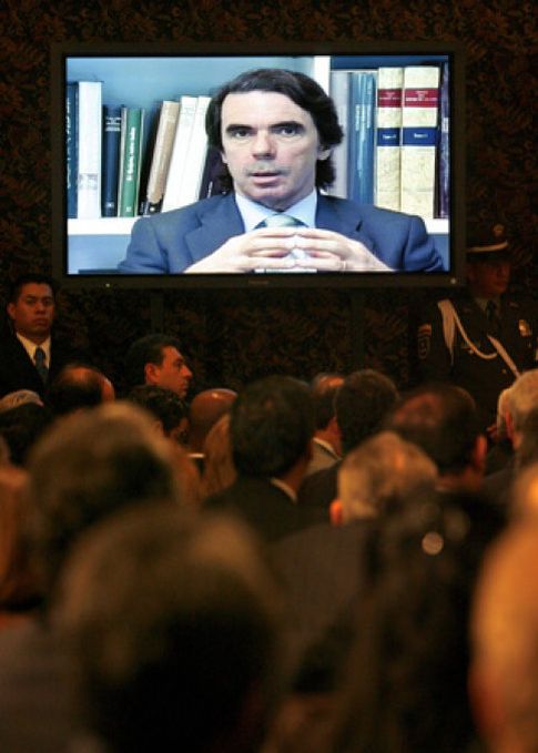 Foto: Aznar, Moa y la reivindicación de Franco