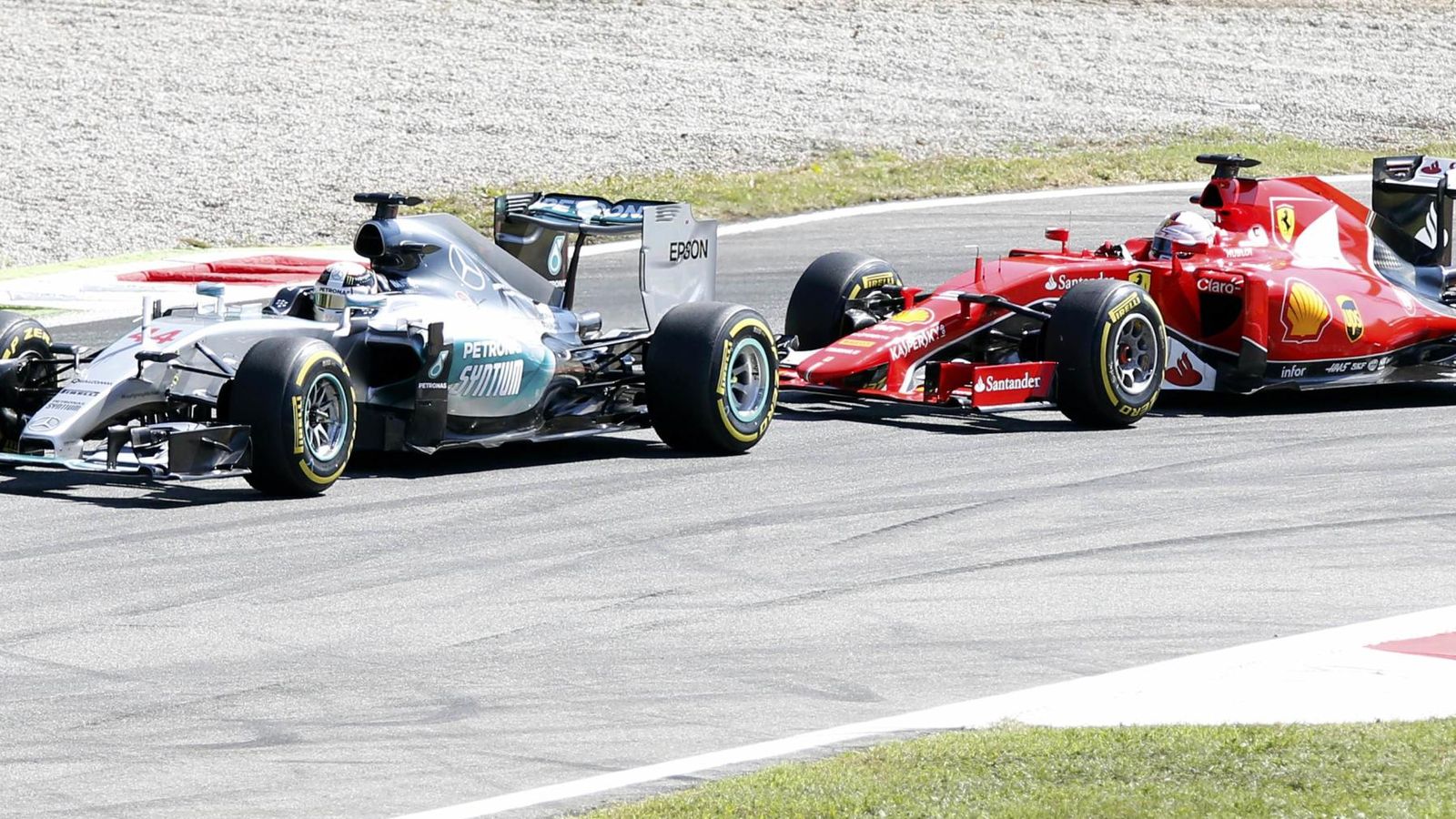 Foto: Lewis Hamilton y Sebastian Vettel en el GP de Monza (Reuters).