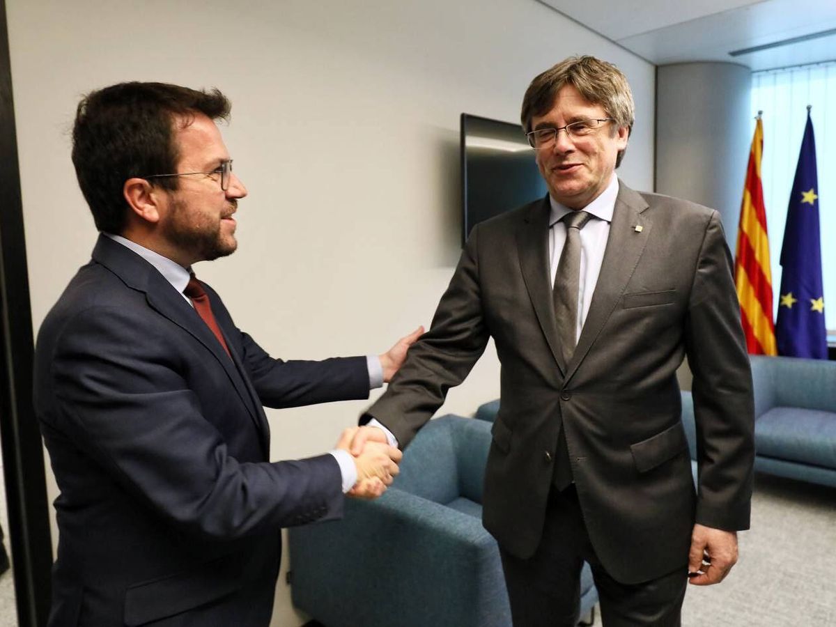 Foto: Pere Aragonès y Carles Puigdemont, este miércoles. (Generalitat de Cataluña/Jordi Bedmar)