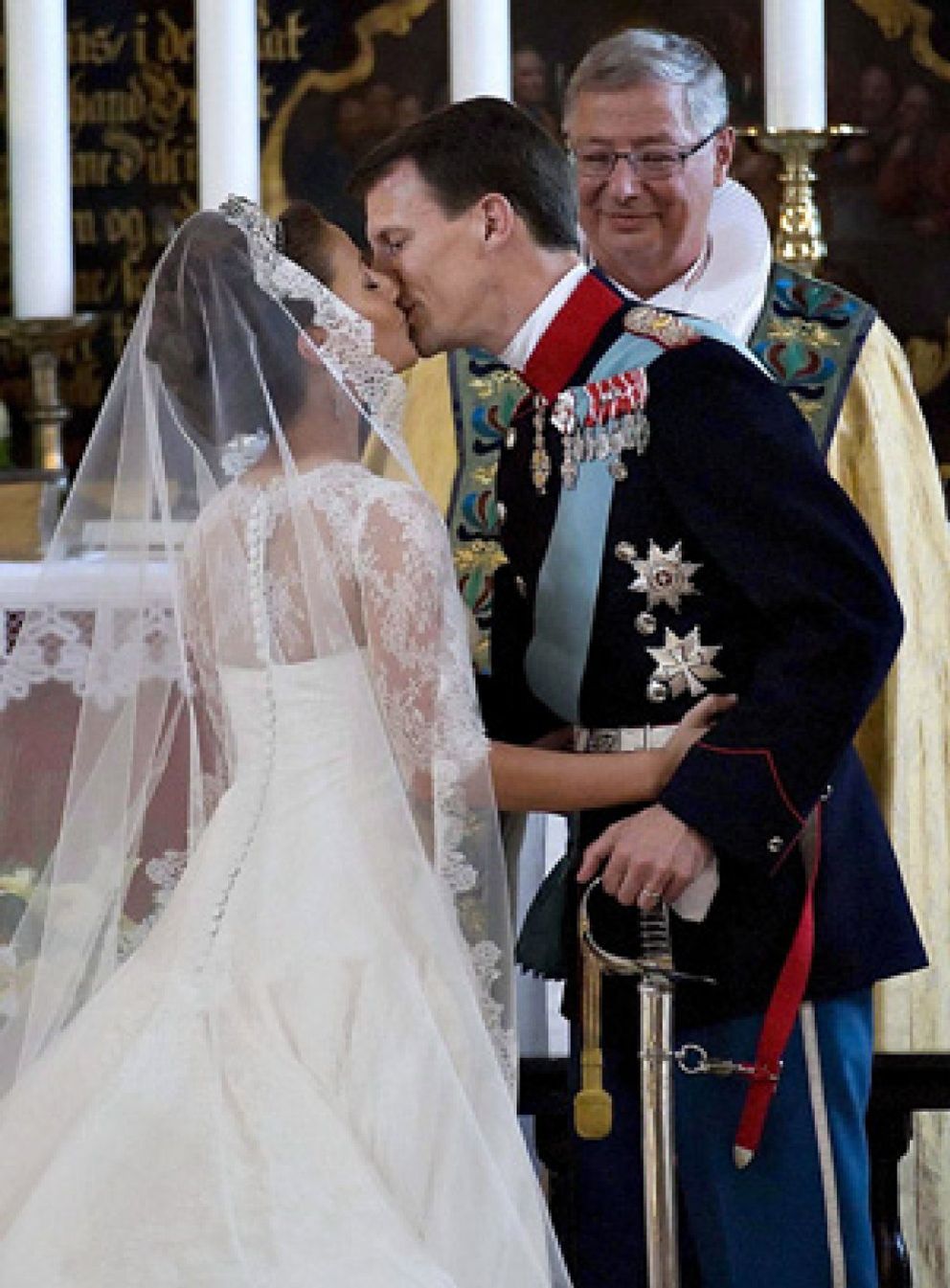Foto: El Príncipe Joaquín y Marie Cavallier se dan el 'sí quiero' entre lágrimas