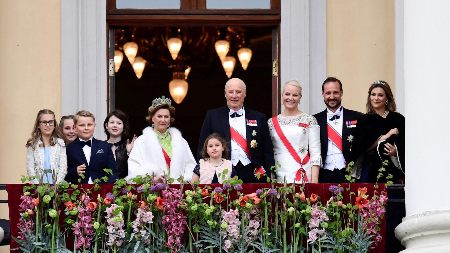 La familia real de Noruega en el 80 cumpleaños del rey Harald. (Reuters)