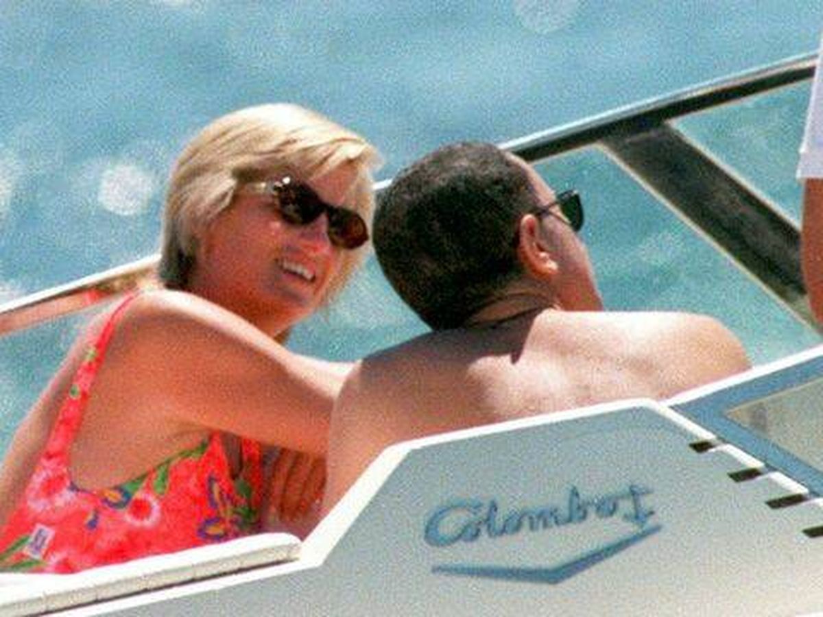 Foto:  Diana y Dodi, en St Tropez en el verano de 1997. (Cordon Press)