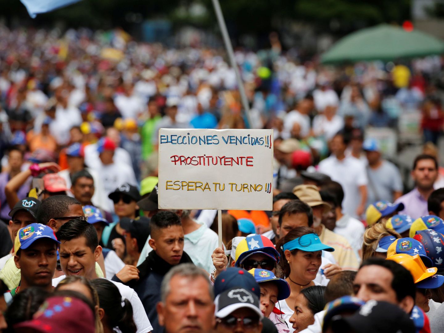 Protesta de opositores contra el Gobierno de Nicolás Maduro, en Caracas. (Reuters)