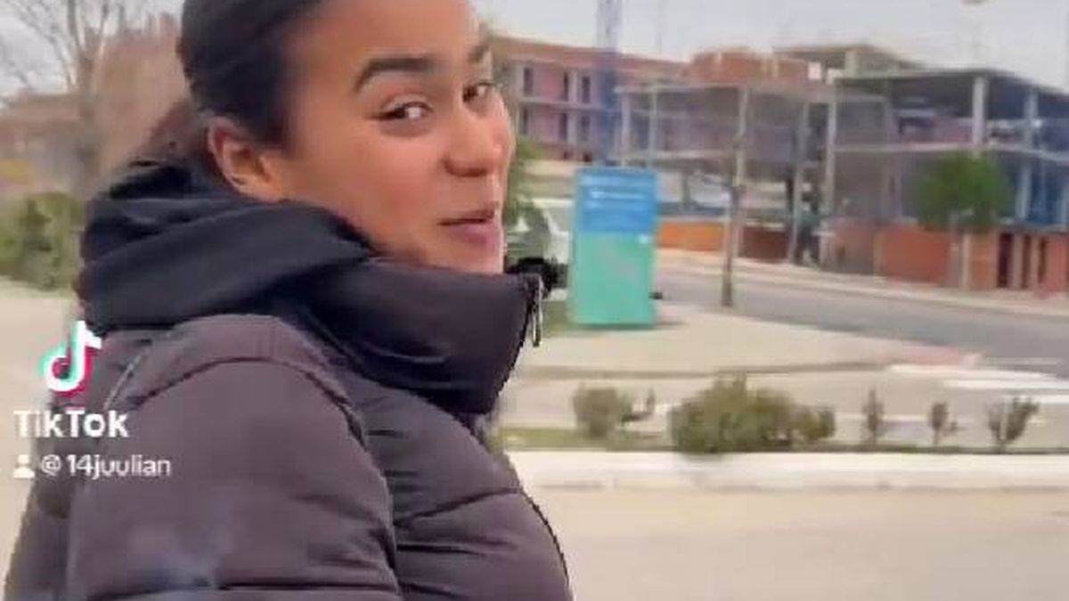 "Soy camarera y si me llamas así no esperes que te atienda": el vídeo viral que incendia las redes