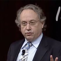 Foto: Rodney Brooks, durante una intervención pública (YouTube/MIT)