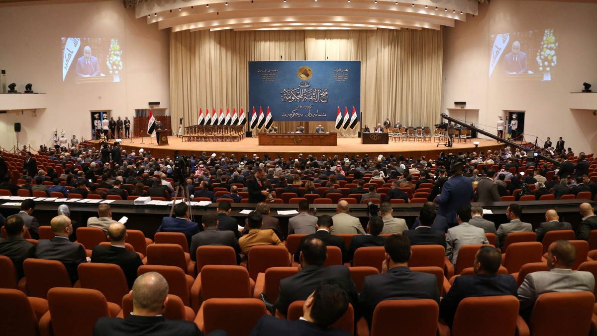 Manifestantes irrumpen en Parlamento Irak contra designación primer ministro