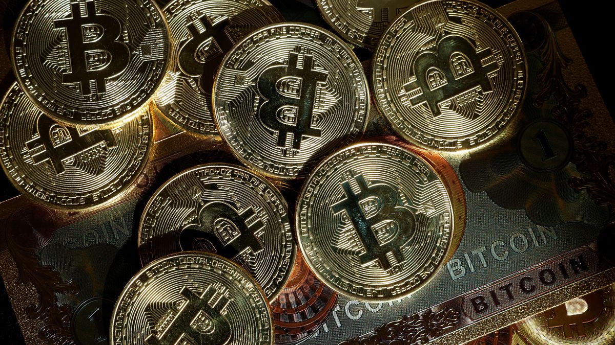 El bitcoin bate máximos históricos al perforar los 71.500 dólares y capitalizar 1,4 billones 