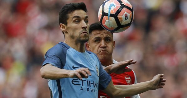 Foto: Jesús Navas, durante un partido con el Manchester City. (Reuters)