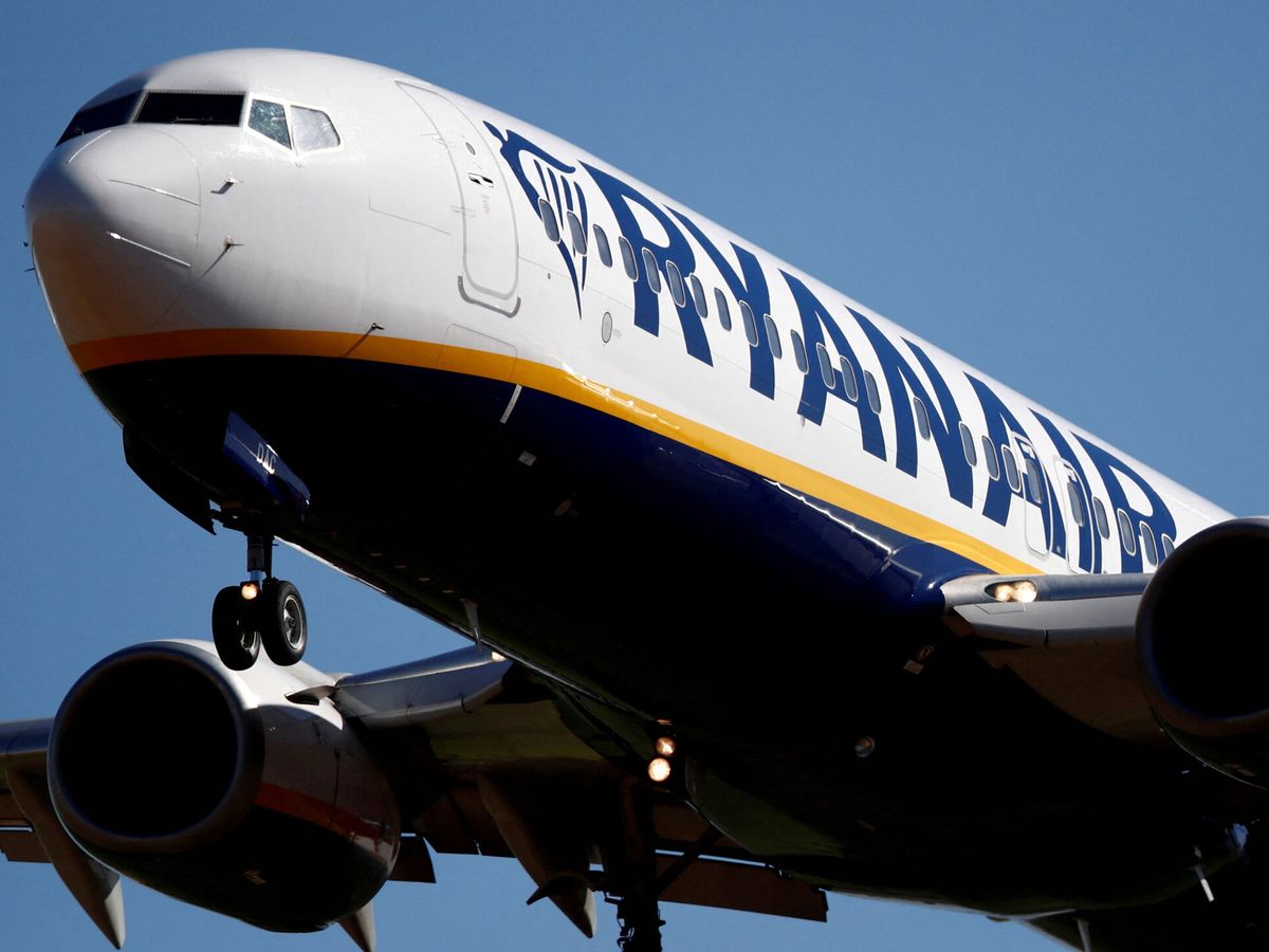 Foto: Un avión de Ryanair en una imagen de archivo. (Reuters/Christian Hartmann)