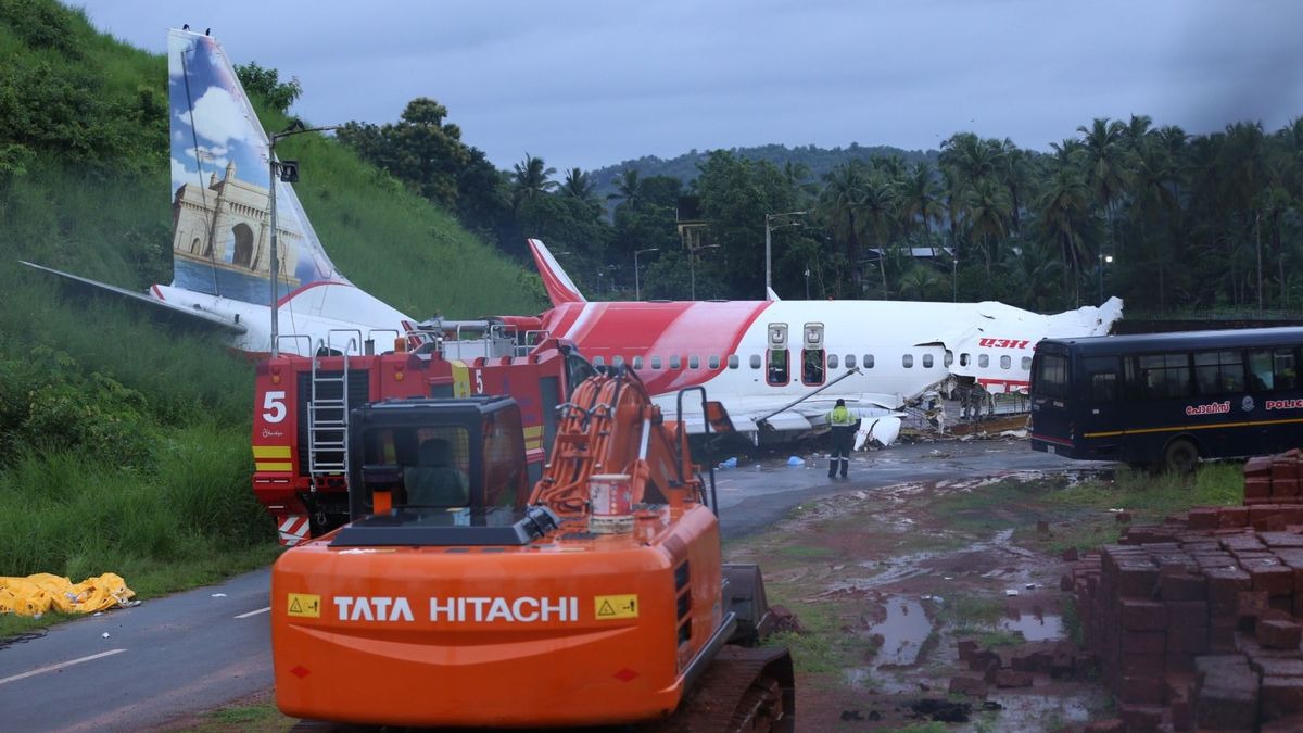 Un avión de Air India se parte por la mitad al aterrizar y deja al menos 18 muertos