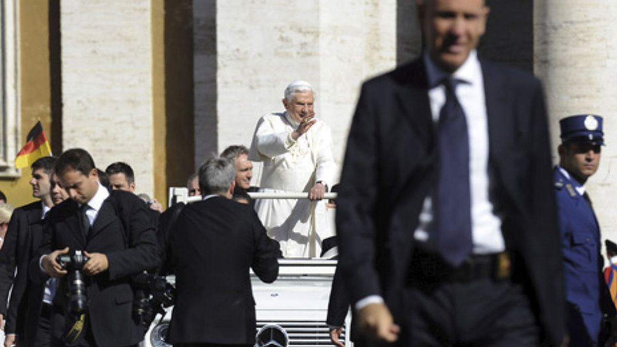 El Vaticano critica la concesión del Nobel al "padre" del primer bebé probeta