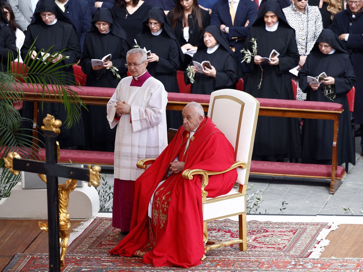 Foto: El papa Francisco, en la misa del Domingo de Ramos. (Reuters/Guglielmo Mangiapane)