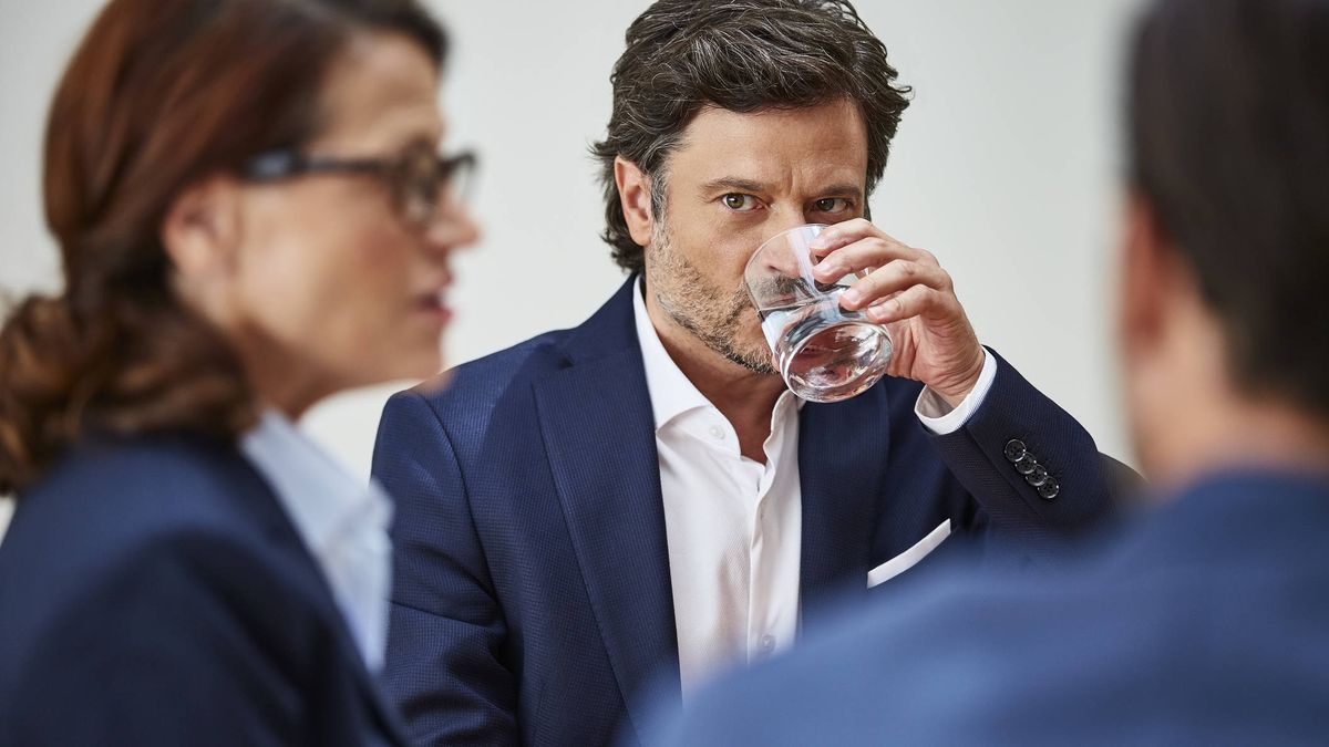 4 señales de que deberías hidratarte cuanto antes (y no tienen que ver con la sed)