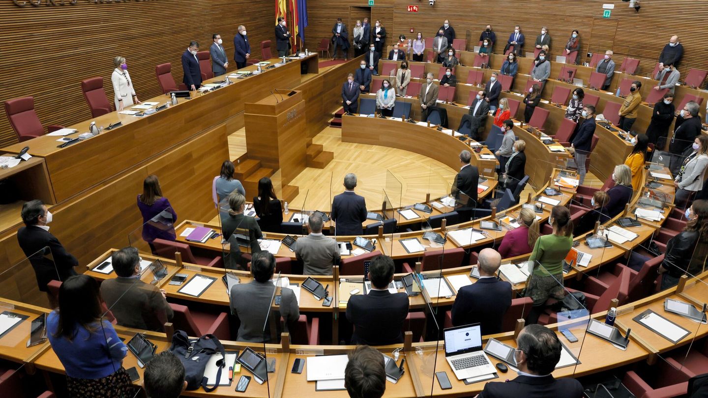Pleno de las Cortes Valencianas. (EFE/Biel Aliño)