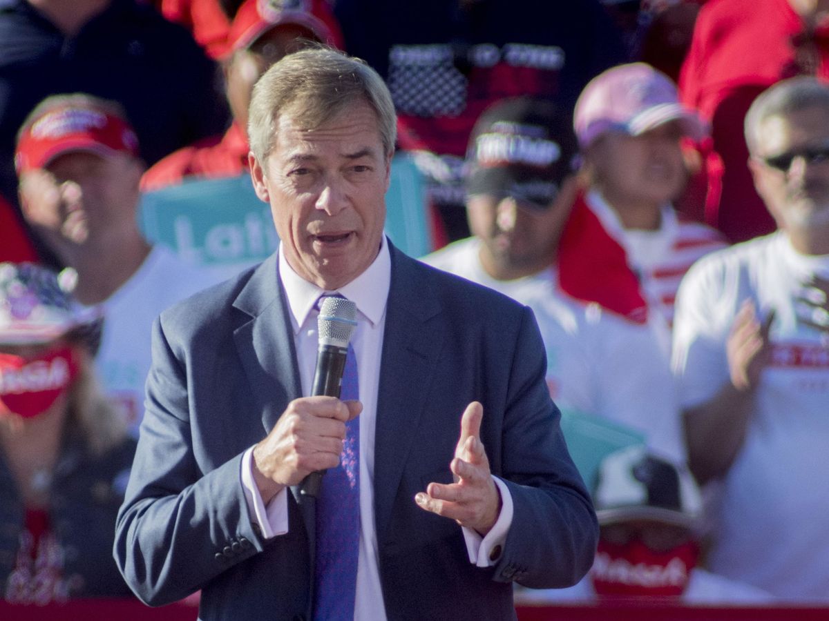 Foto: Nigel Farage, en un evento de campaña de Trump este octubre. (EFE)