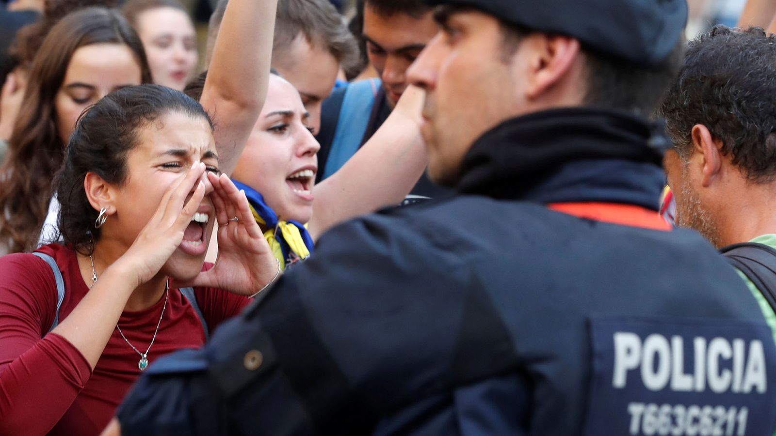 Foto: Protesta el día después del referéndum en Barcelona. (Reuters)