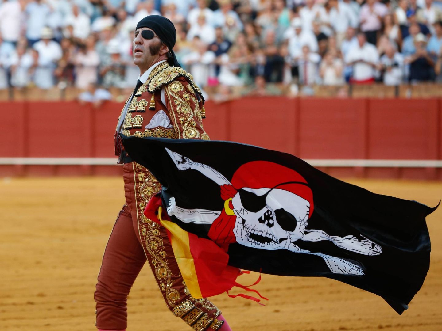 Padilla, luciendo la bandera pirata. (Cordon Press)