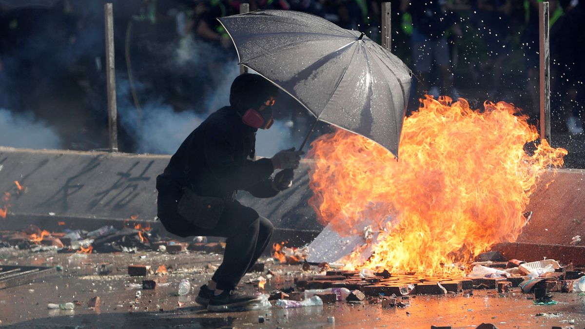 Hong Kong cancela las clases en los colegios por la violencia de las protestas