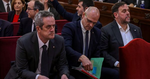 Foto: Los líderes independentistas, el exvicepresidente de la Generalitat Oriol Junqueras (d); el exconsejero de Asuntos Exteriores Raül Romeva (c) y el exconsejero de Interior Joaquim Forn (i). (EFE)