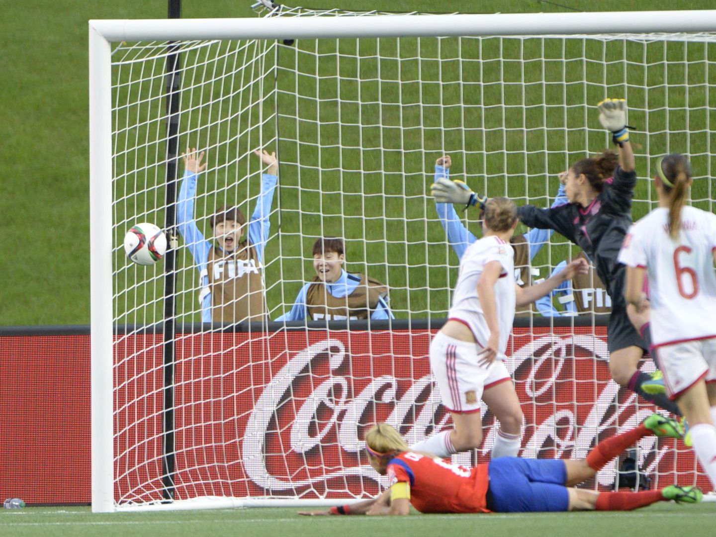 Corea anota el primer gol ante España (Reuters).