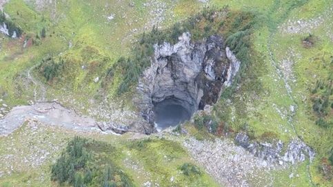Descubren una cueva gigantesca nunca antes vista por el hombre