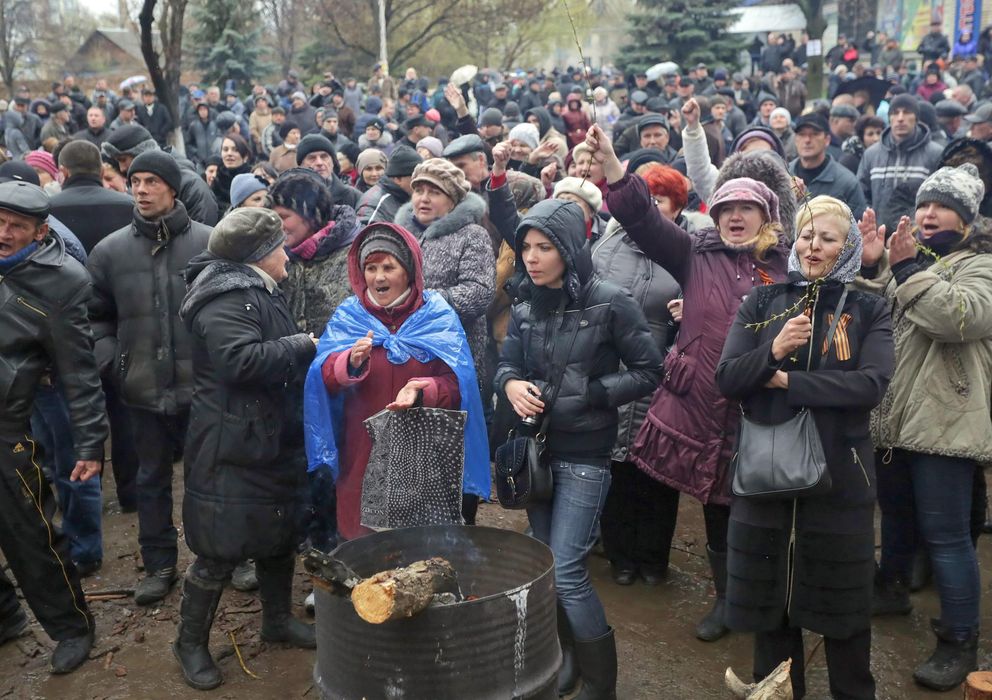 Foto: Protestantes prorrusos en Slaviansk. (Efe)