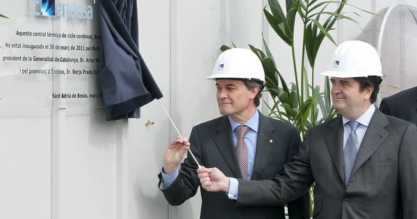 Foto: Fotografía de archivo de Artur Mas (i) y el presidente de Endesa, Borja Prado, durante la inaugurarción de la central térmica de ciclo combinado Besós 5. (EFE)