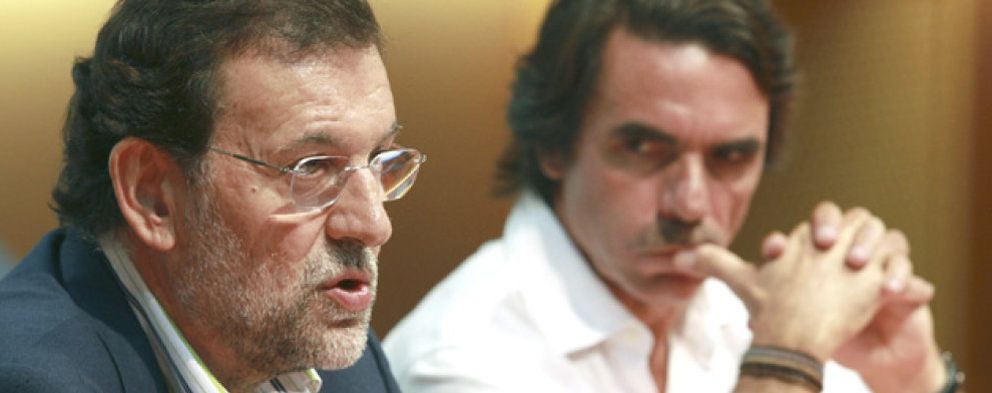 Foto: Aznar desoye la llamada del frente crítico para que descabece a Rajoy