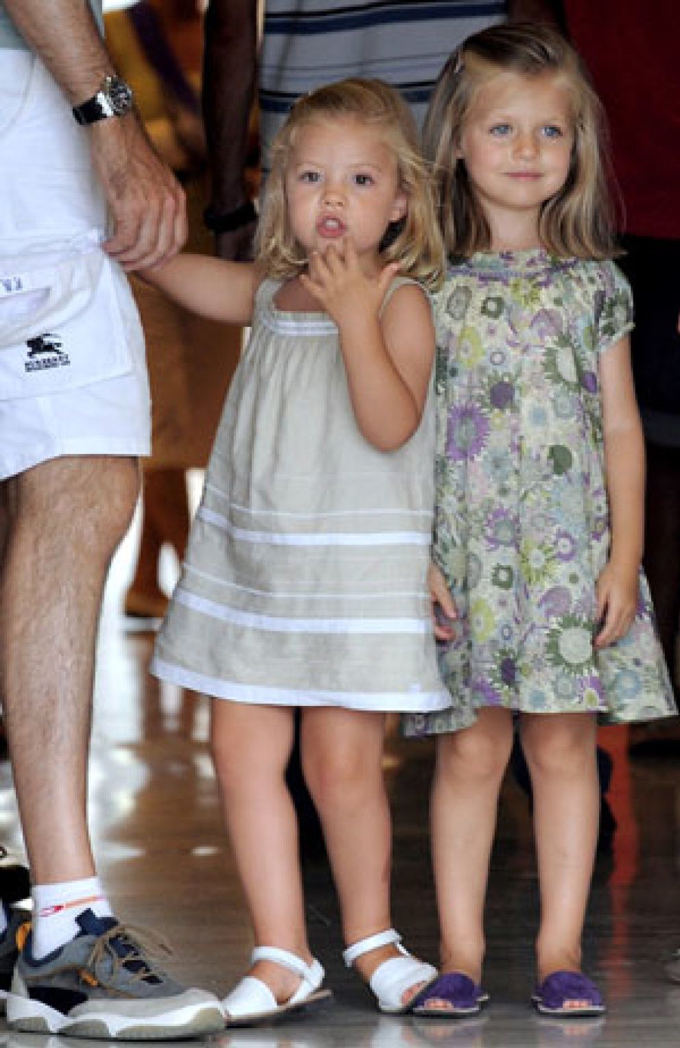 Foto: Letizia viste a las infantas de Zara