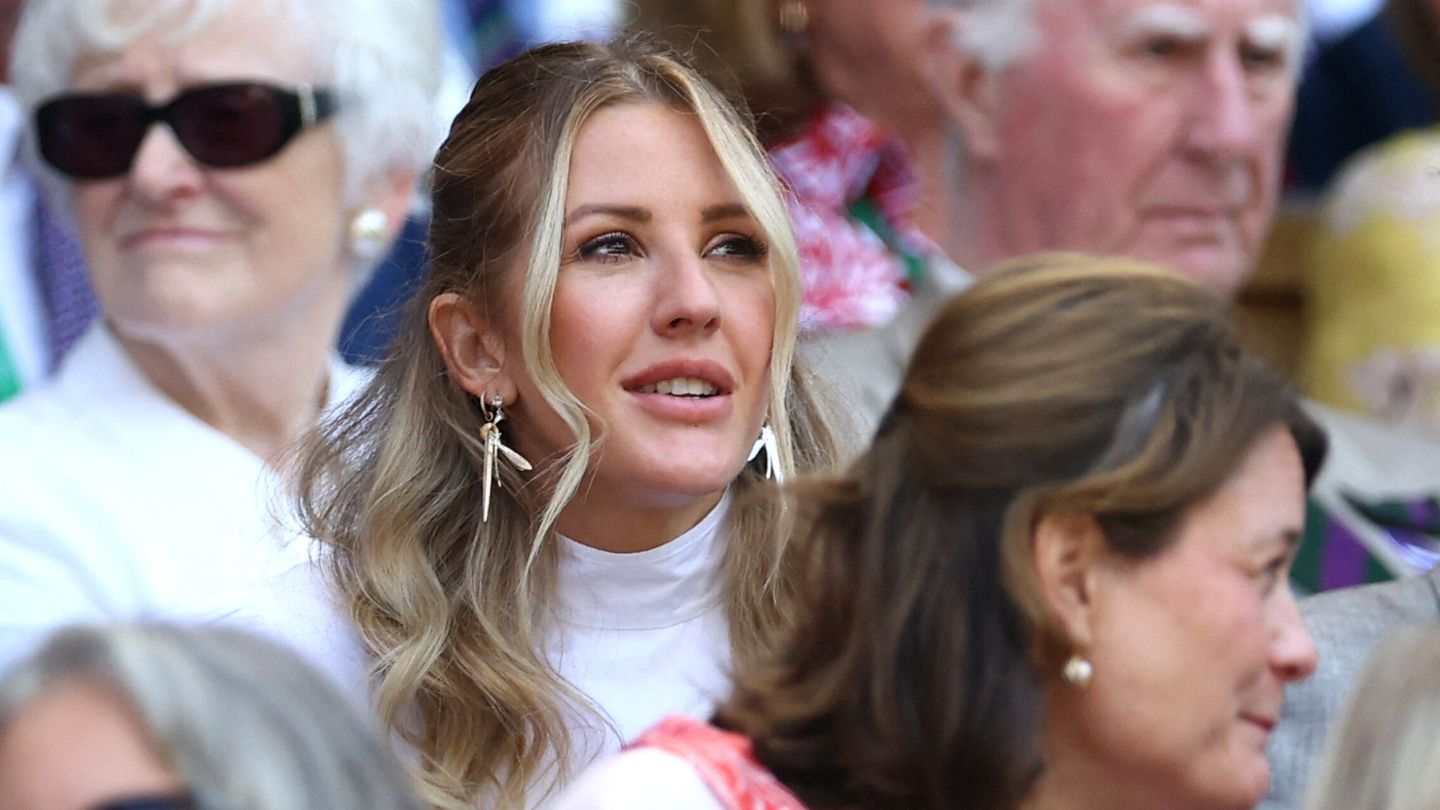 Ellie Goulding entre el público de Wimbledon. (Reuters/Hannah Mckay)