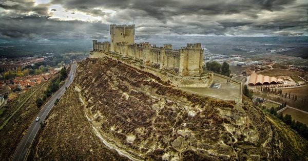 Foto: Castillo de Peñafiel, tierra de vinos.