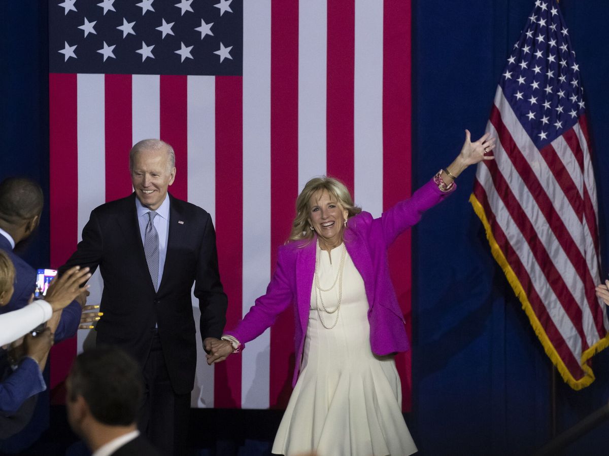 Foto: Joe Biden junto a su mujer, Jill Biden, en un acto de campaña del Partido Demócrata en el estado de Maryland (EFE/EPA/Reynolds)
