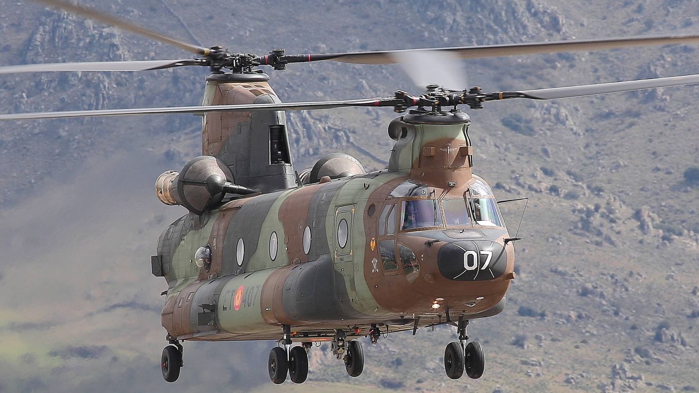 El CH 47 Chinook es el mayor helico?ptero que vuela en Espan?a. (Foto: Juanjo Ferna?ndez)