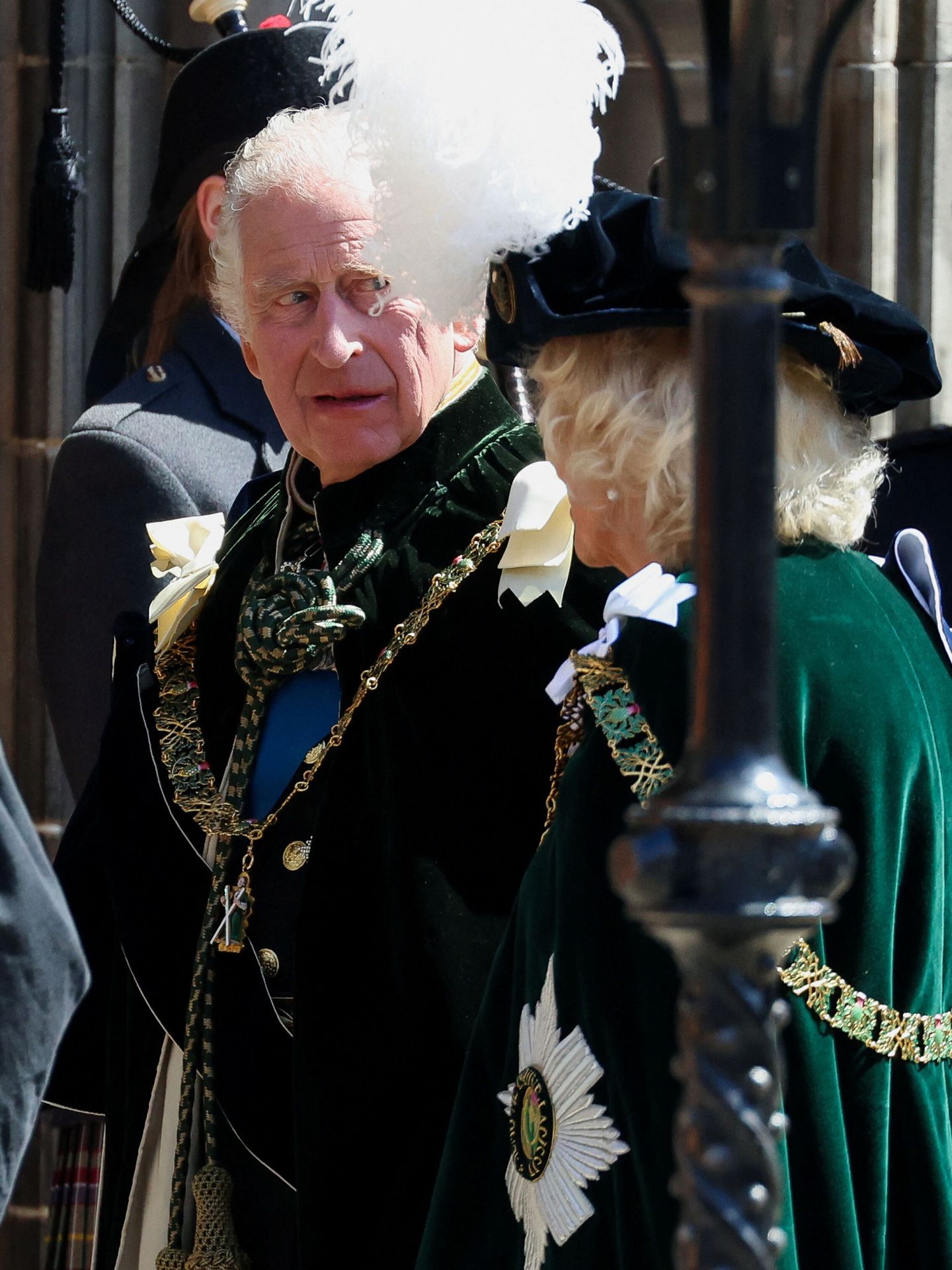 Los reyes, en un momento de la coronación escocesa. (Reuters)