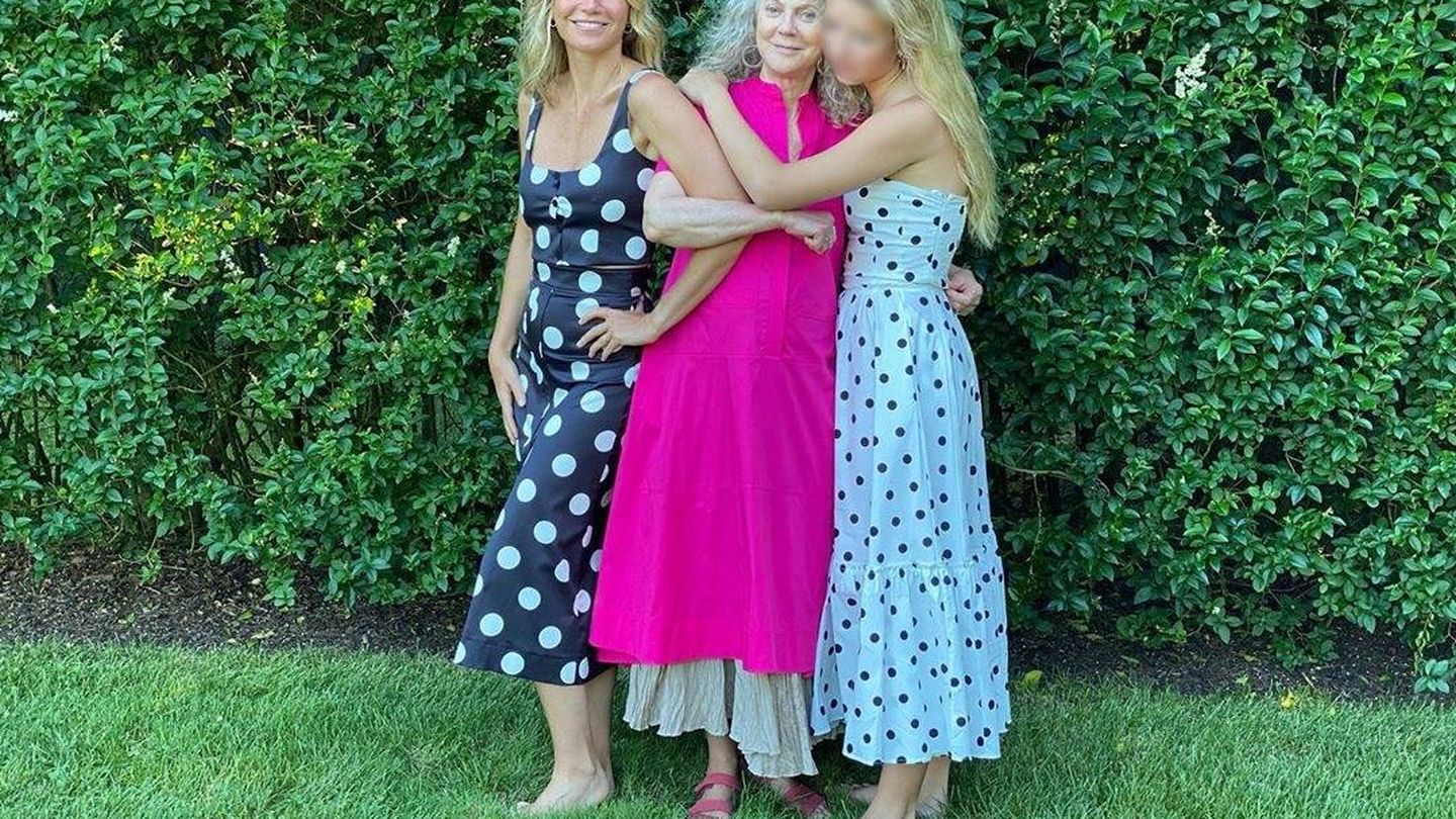 Gwyneth Paltrow posa con su madre y su hija. (Instagram, @gwynethpaltrow)