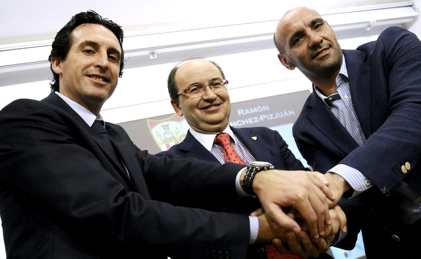 En la imagen, Emery, Monchi y José Castro, presidente del Sevilla. (EFE)