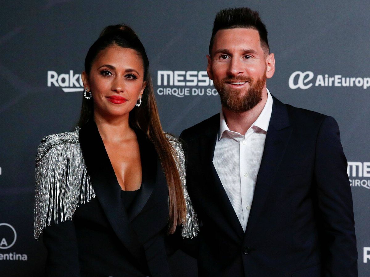 Foto: Antonela Roccuzzo y Leo Messi, en una imagen de archivo. (Reuters/Albert Gea) 