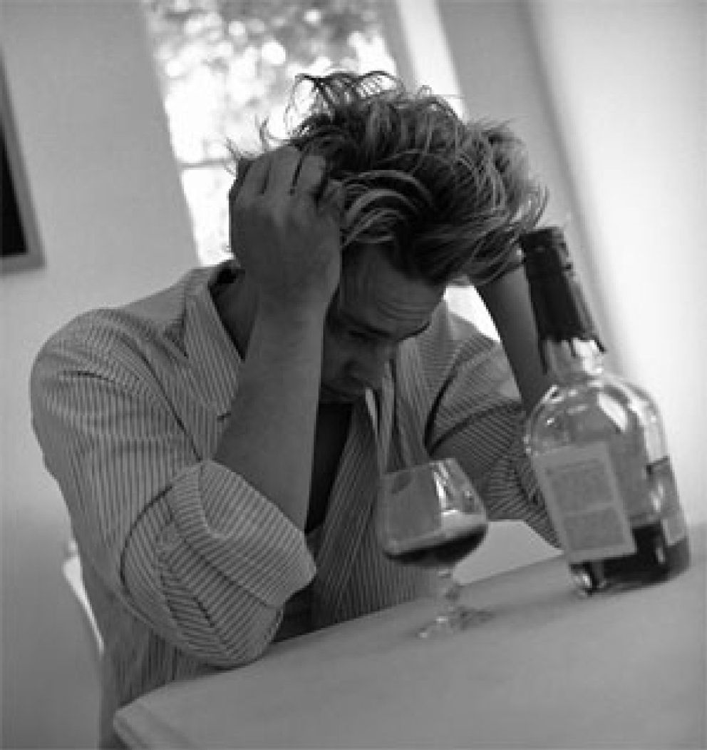 Foto: El 10% de los hombres y el 5% de las mujeres tiene problemas graves de alcoholismo