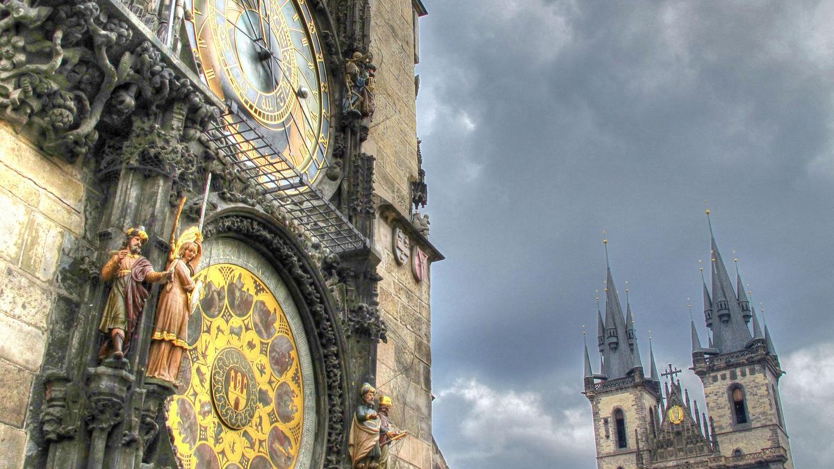Reloj astronómico de Praga: una joya checa que cumple 605 años