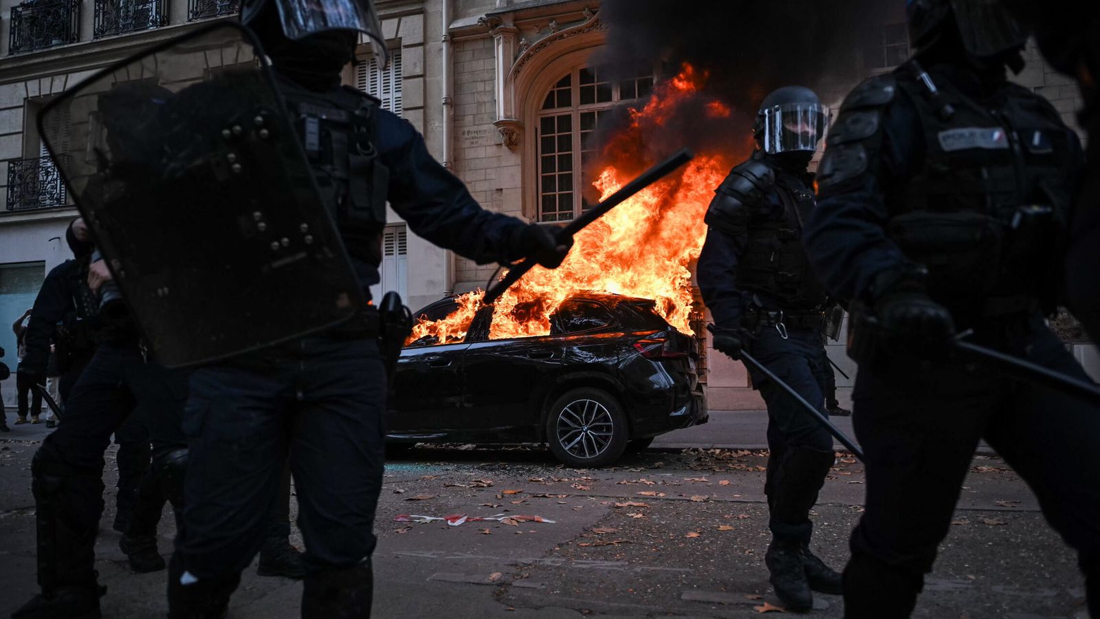 Los chalecos amarillos se suman a las protestas de estudiantes en Francia en otra jornada de protestas