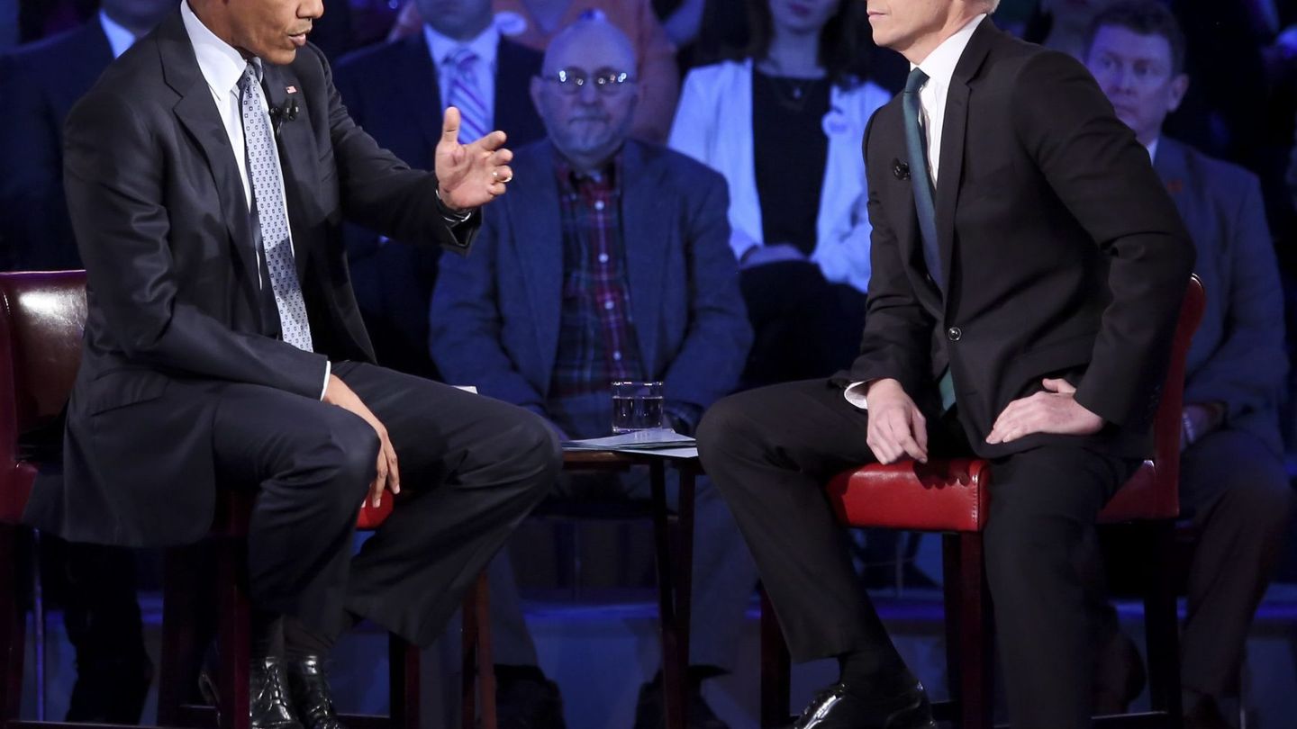 Anderson Cooper, entrevistando a Barack Obama. (EFE)