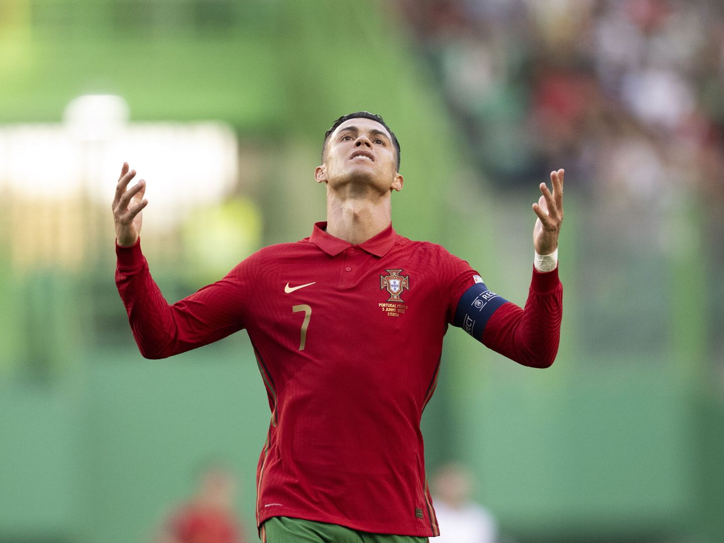 Cristiano Ronaldo se desespera en un partido con Portugal. (EFE/Luis Díez)