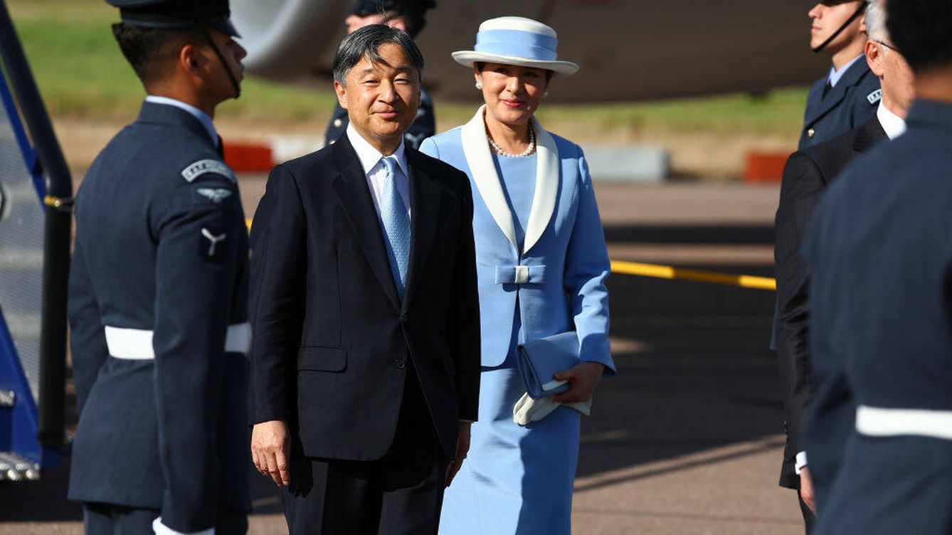 Naruhito y Masako de Japón llegan a Reino Unido tras 4 años de espera: el look british de la emperatriz y sus planes con la realeza