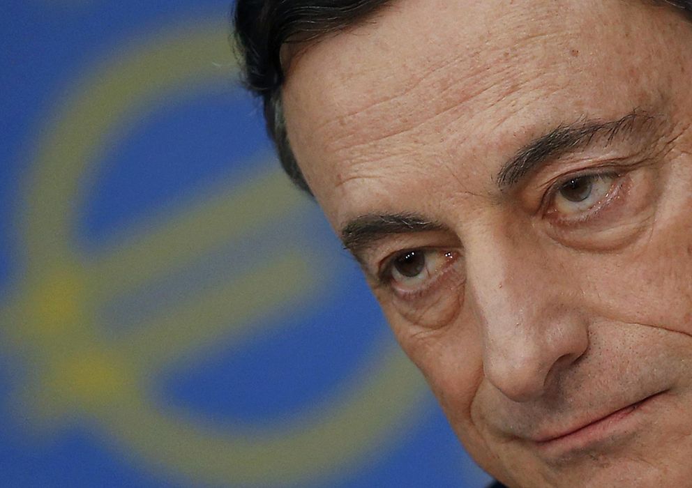 Foto: El presidente del BCE, Mario Draghi, con el gesto serio que mostró en la rueda de prensa de ayer