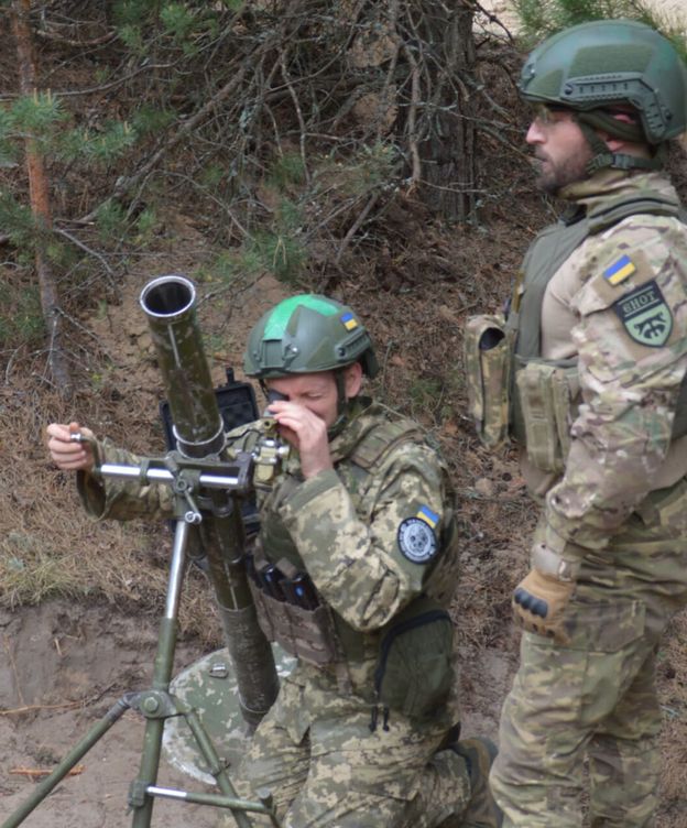 Foto: Dos soldados ucranianos en una localización no especificada. (EFE)