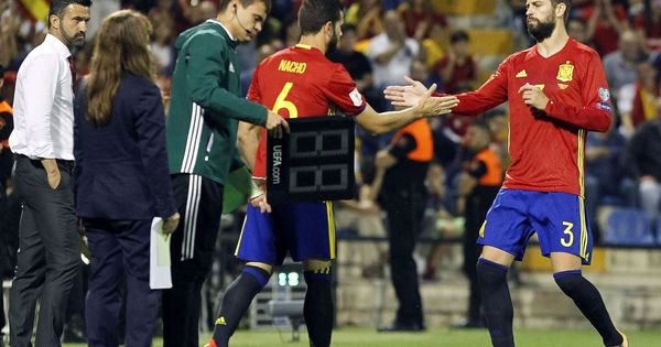 Foto: Piqué durante el España-Albania del viernes pasado en Alicante. (EFE)