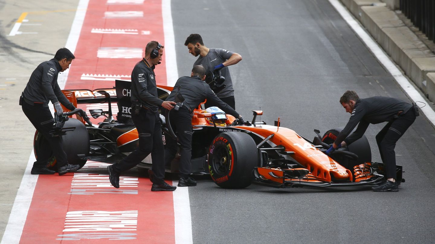 Fernando Alonso con su McLaren-Honda. (EFE)