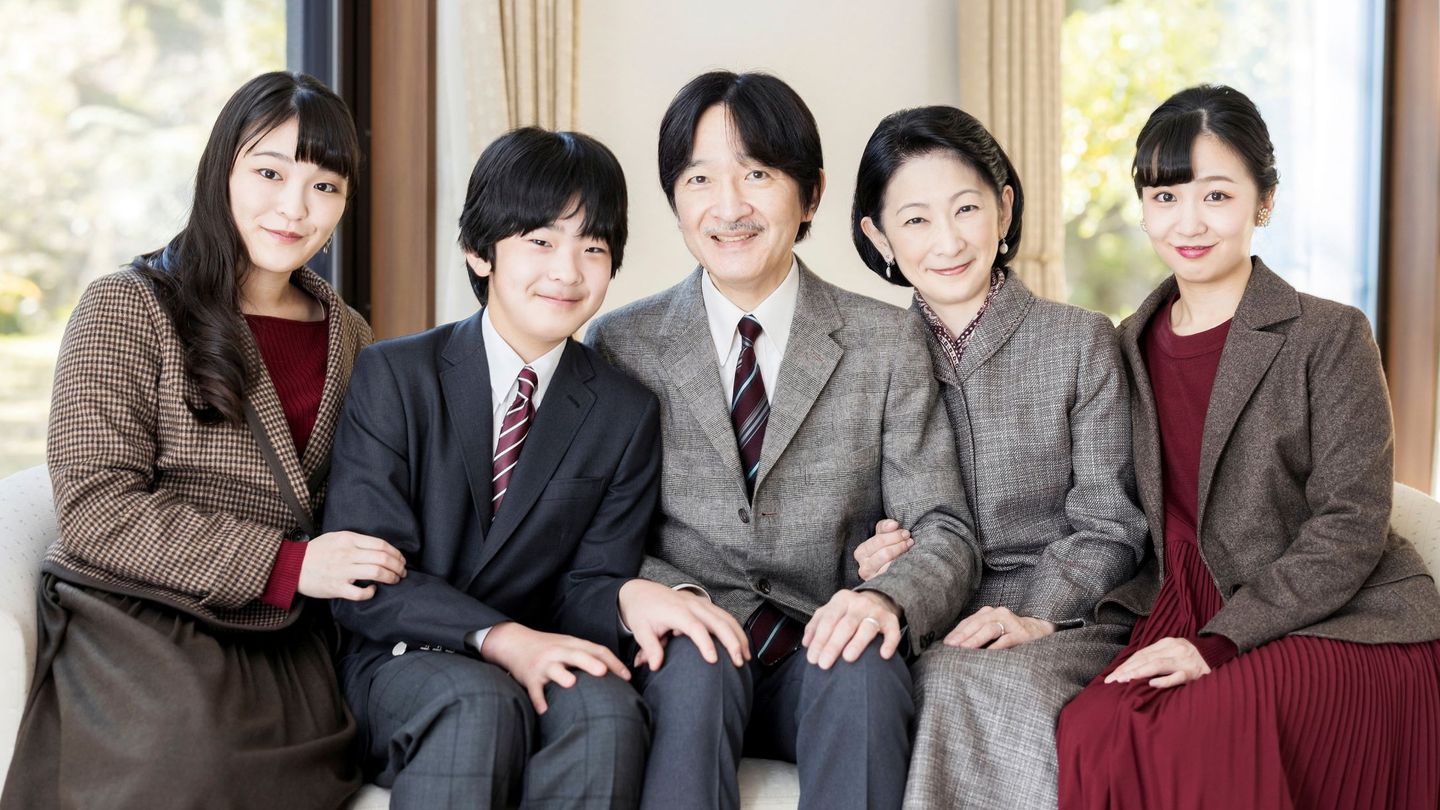 Los herederos de Japón, junto a sus tres hijos. (Reuters)
